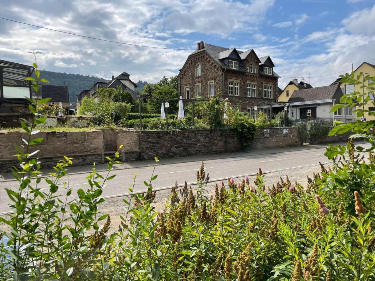 Altes Pfarrhaus Hotell Ernst Exteriör bild