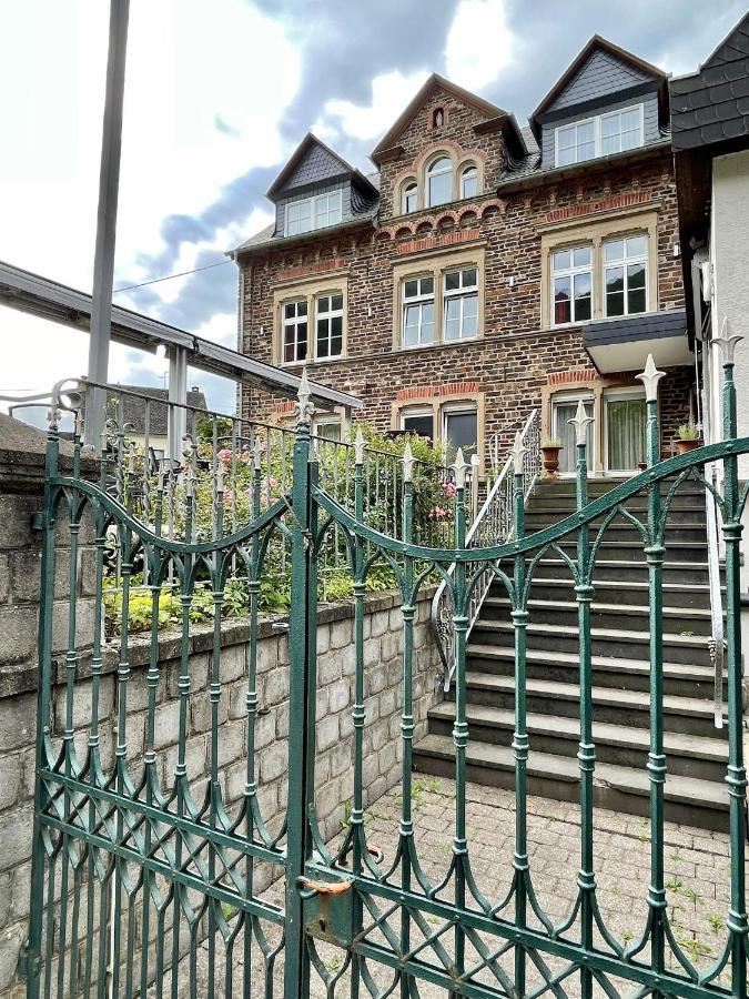 Altes Pfarrhaus Hotell Ernst Exteriör bild